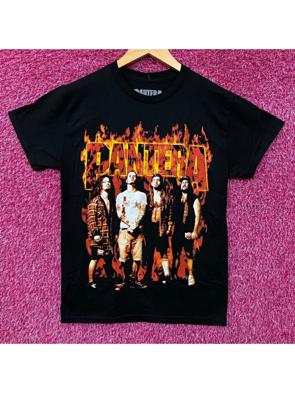 Pantera Flames Band Photo Metal Band T-Shirt Small